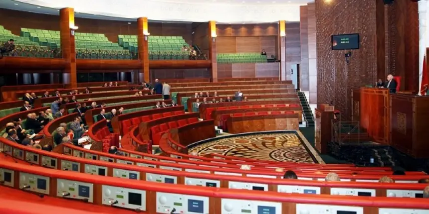 مجلس المستشارين يصادق بالإجماع على إعادة تنظيم المجلس الوطني للصحافة وسط انسحاب المعارضة